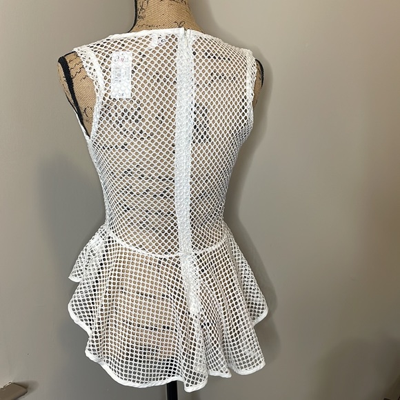 See-through Patterned Peplum Top - Picture 4 of 6